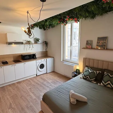Tropical Jungle Apartment Beziers